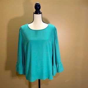 Dolman sleeve with side darts. Emerald green! ❤️❤️